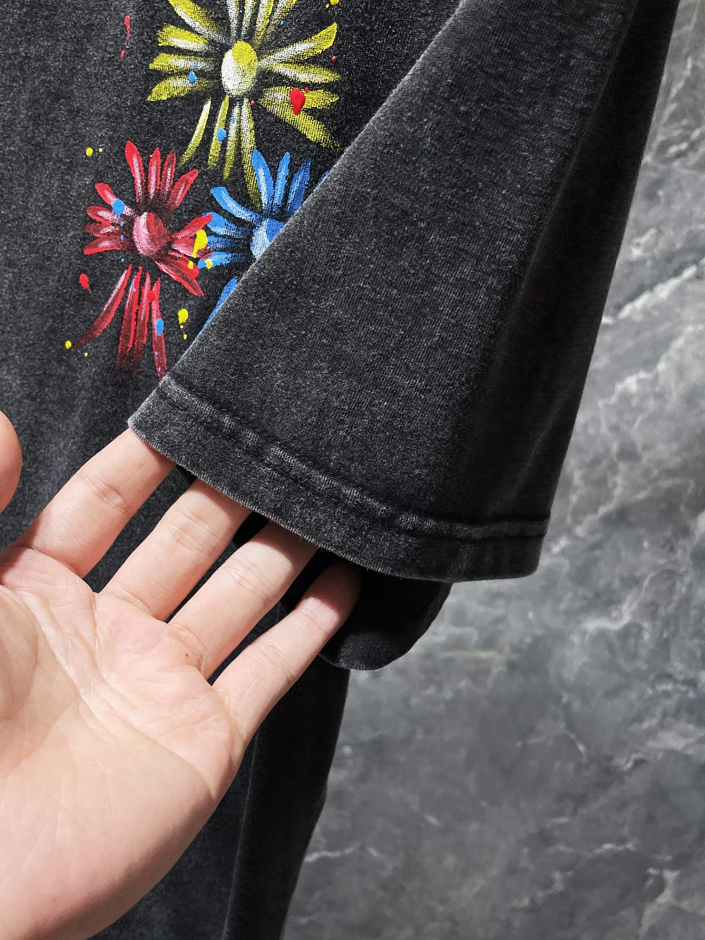 P184 New Chrome Hearts 25ss for summer, hand-painted and washed style! High-weight, environmentally friendly, high-quality top-quality fabric 280g Crow graffiti color cross hand-painted short-sleeved counter synchronization 1:1 replica version Recommended color: black Size: S, M, L, XL